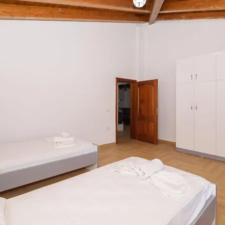 Sweet Holidays Apartment *